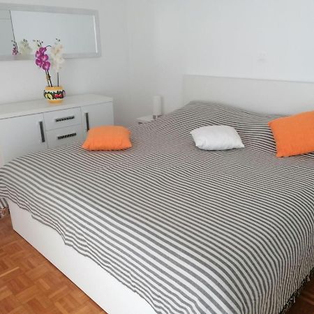 Apartman Petra Pula Luaran gambar