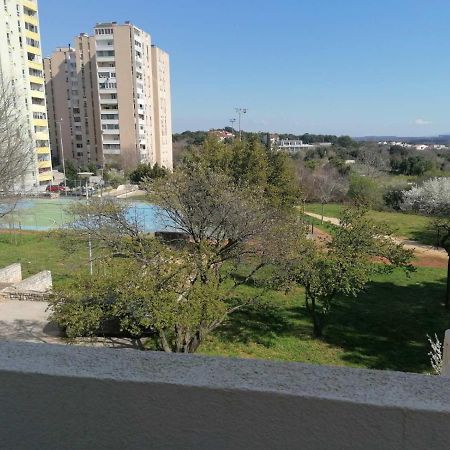 Apartman Petra Pula Luaran gambar
