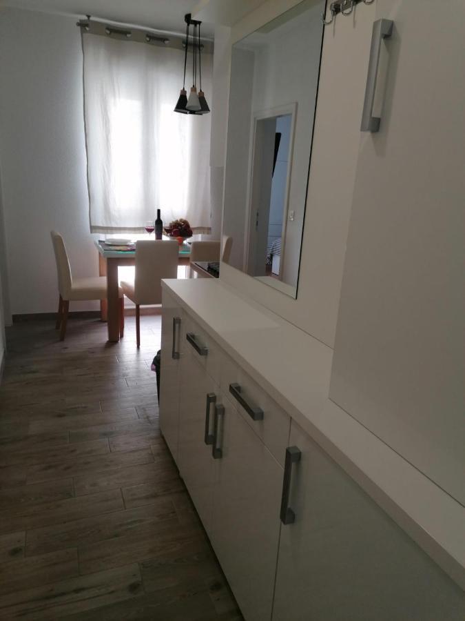 Apartman Petra Pula Luaran gambar