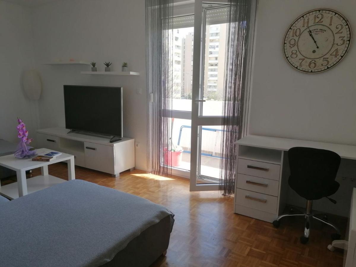 Apartman Petra Pula Luaran gambar